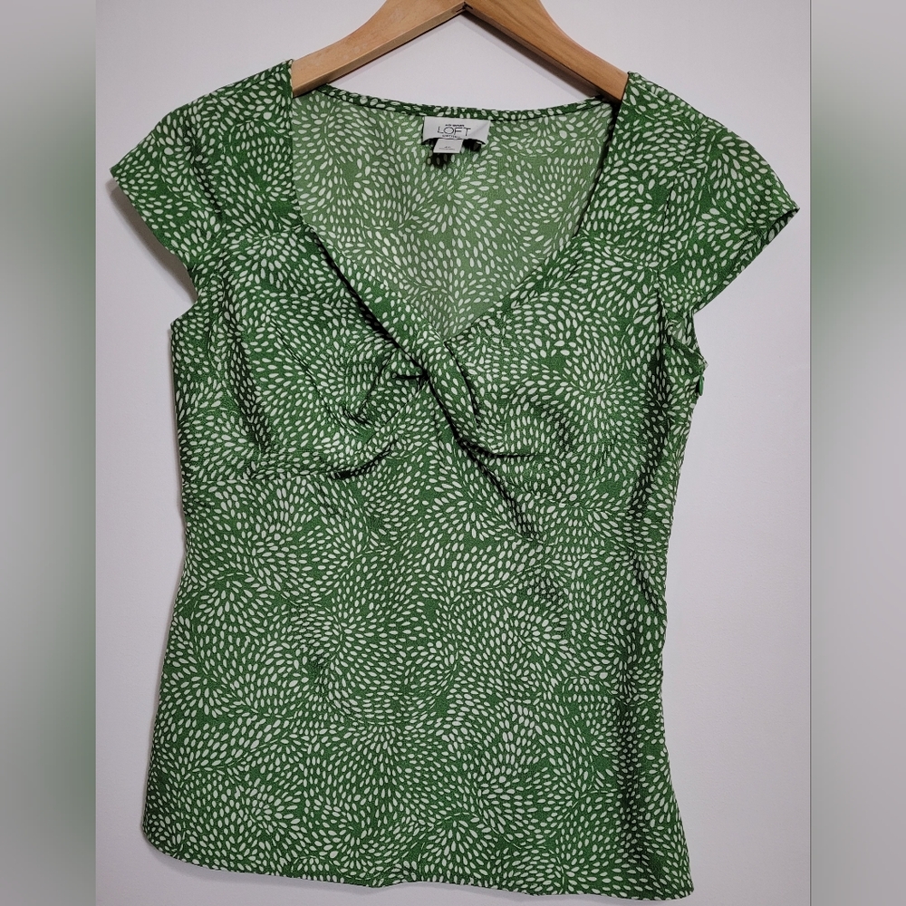 Green Ann Taylor Loft petite blouse with cap sleeves size 4P